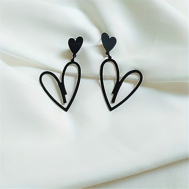 Vintage Gothic Heart Alloy Earrings Stainless Steel Ear Needle